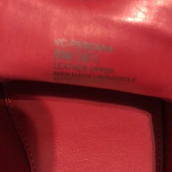 Vince Camuto  Red Crocodile-Embossed Womems  EUC - Picture 6 of 6